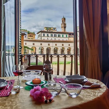 Appartement On The Ponte Vecchio