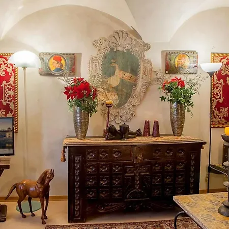 Appartement On The Ponte Vecchio Florence